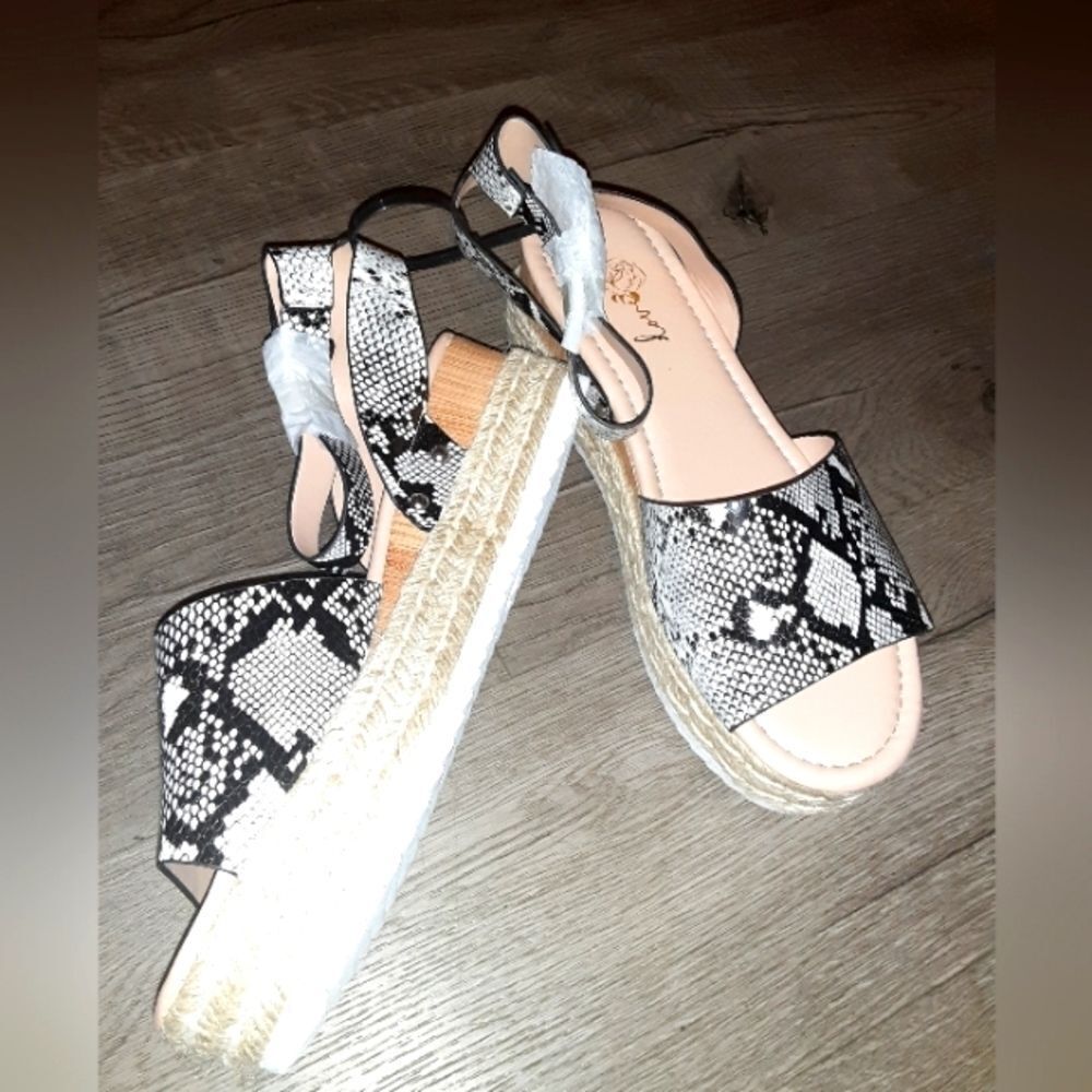 Women's Snake-Print Wedge Sandals, Platform, Size 10 - Picture 6 of 10